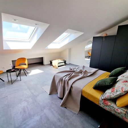 Apartments Cerin-Ровин Екстериор снимка