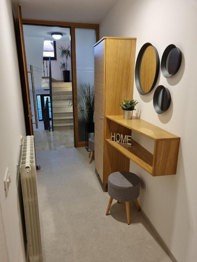 Apartments Cerin-Ровин Екстериор снимка