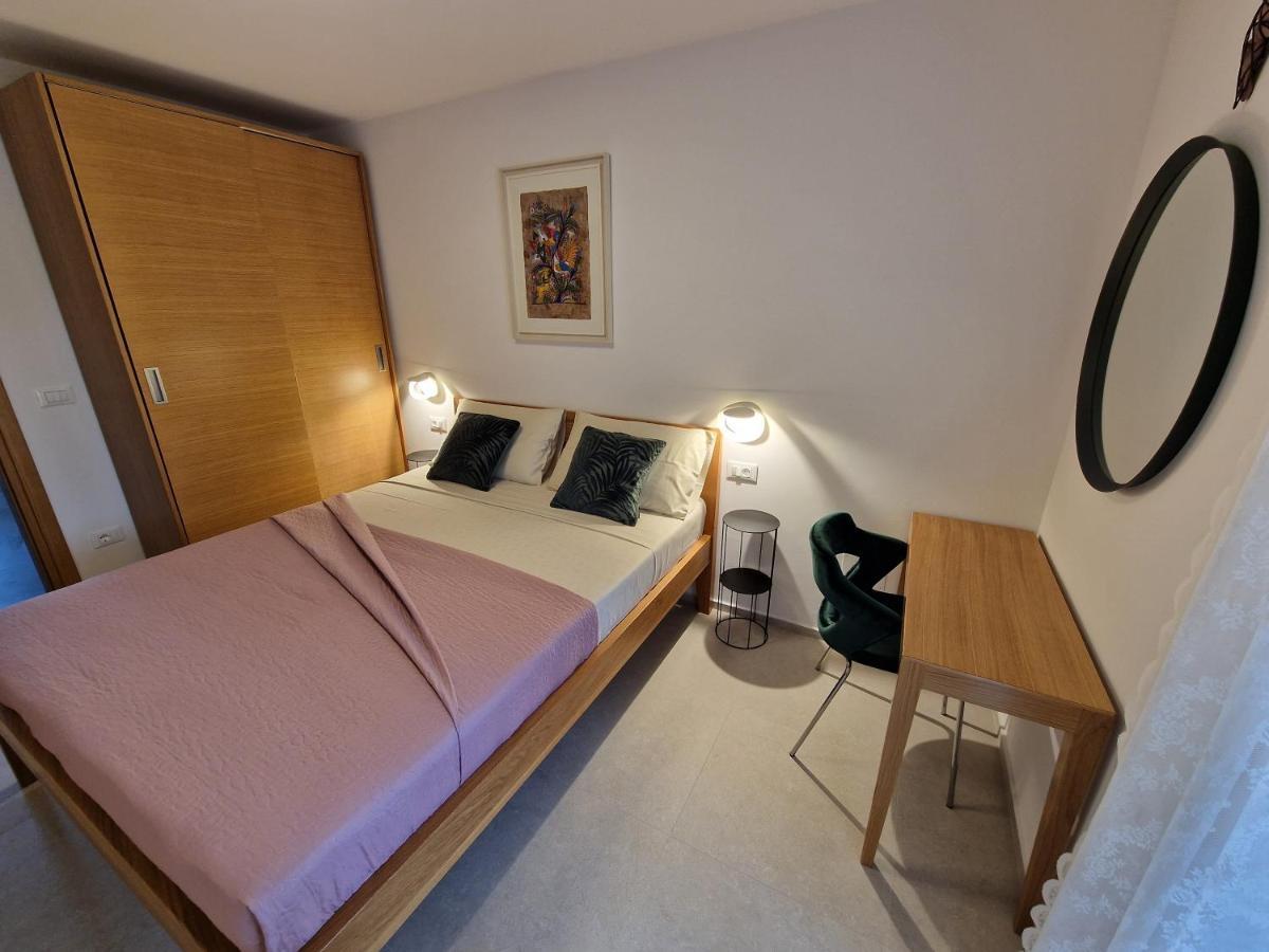 Apartments Cerin-Ровин Екстериор снимка
