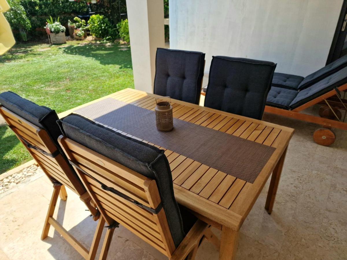 Apartments Cerin-Ровин Екстериор снимка