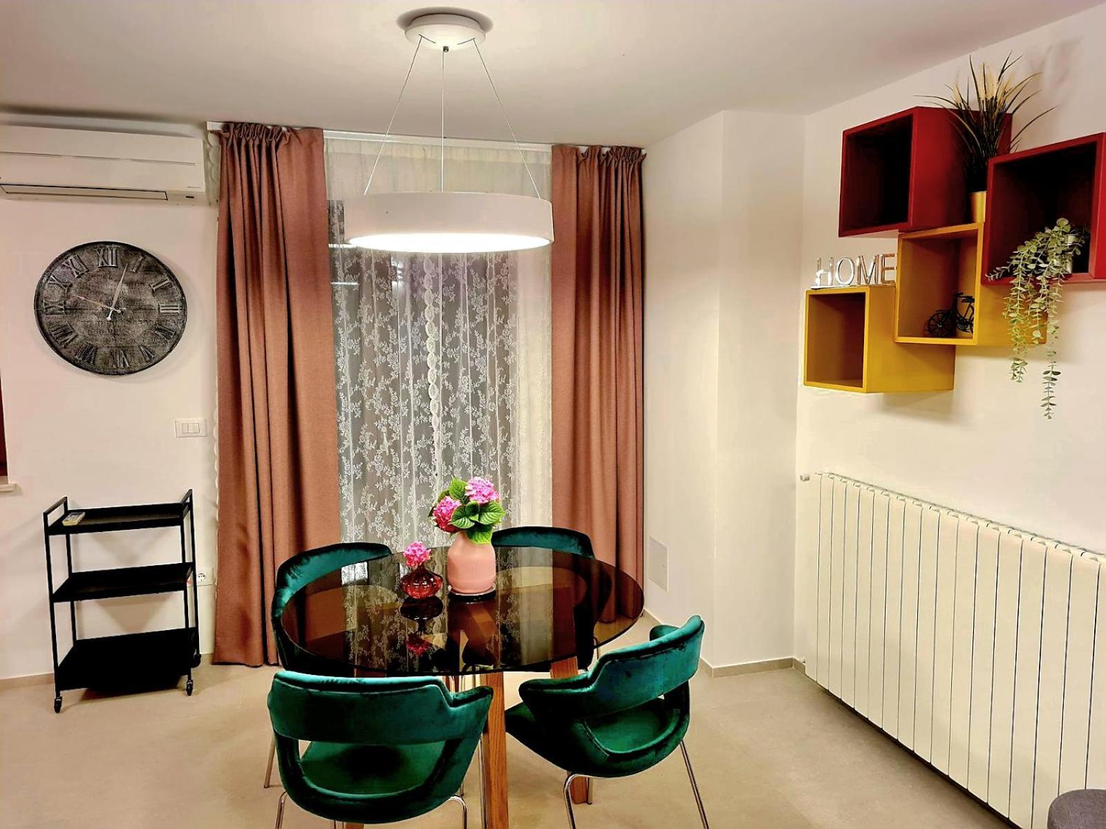 Apartments Cerin-Ровин Екстериор снимка