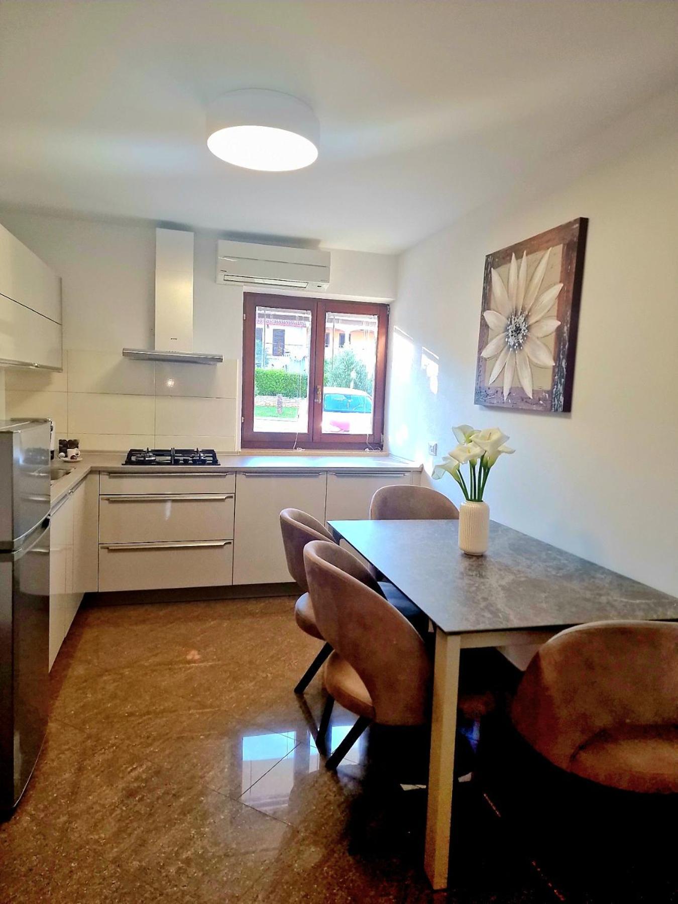 Apartments Cerin-Ровин Екстериор снимка